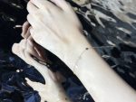 دستبند اکسترا ستاره و گل - تصویر 2